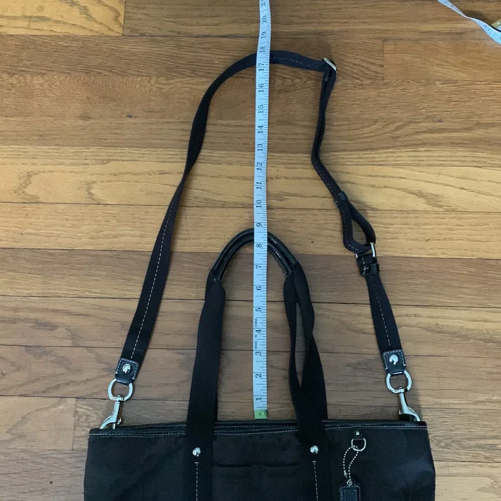 👜 Coach authentic black Kyra signature tote with handles and detachable strap. - Picture 7 of 16